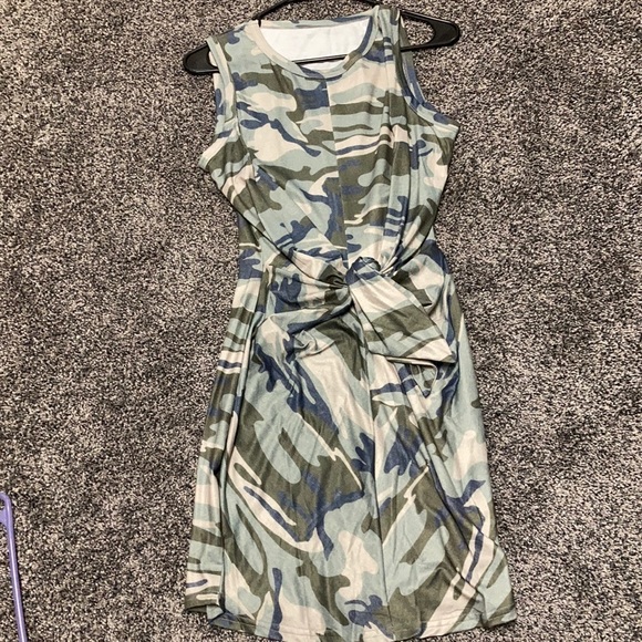 Never worn dress - Picture 1 of 3